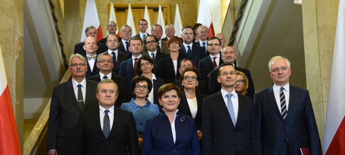 Click image for larger version

Name:	rzad-szydlo2-jamnik-1132x509.jpg
Views:	73
Size:	111.1 KB
ID:	4193129