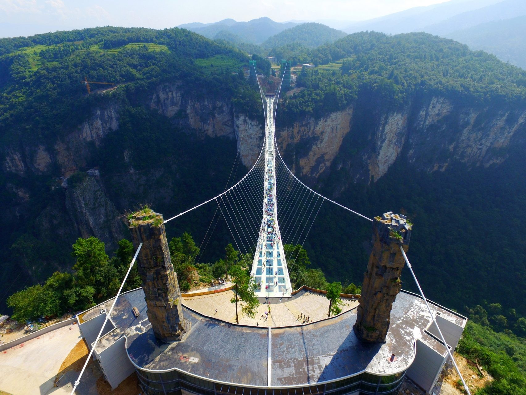Click image for larger version  Name:	zhangjiajie-grand-canyon-glass-bridge-haim-dotan_dezeen_2364_col_0-1704x1278.jpg Views:	0 Size:	515.9 KB ID:	4207902
