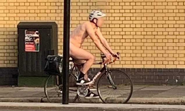 Click image for larger version

Name:	55510831-0-image-a-25_1647602184092.jpg
Views:	158
Size:	55.2 KB
ID:	4209936