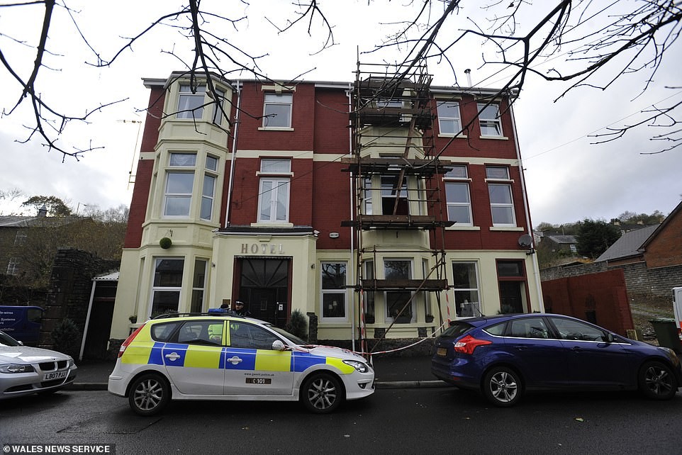 Click image for larger version

Name:	62924845-11262297-The_sale_of_the_property_comes_five_years_after_a_jury_ruled_Cer-a-33_1664464561989.jpg
Views:	404
Size:	186.7 KB
ID:	4234933