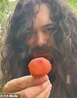 Click image for larger version

Name:	79004429-12868093-Richard_says_he_rebalanced_his_whole_body_by_eating_naturally-a-56_1702982420446.jpg
Views:	188
Size:	32.9 KB
ID:	4280730