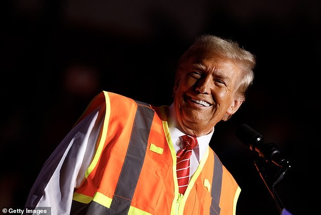 Click image for larger version

Name:	91490649-14021123-Trump_wore_a_waste_collector_s_high_vis_vest_at_his_Wisconsin_ra-a-17_1730376680511.jpg
Views:	93
Size:	41.9 KB
ID:	4298959